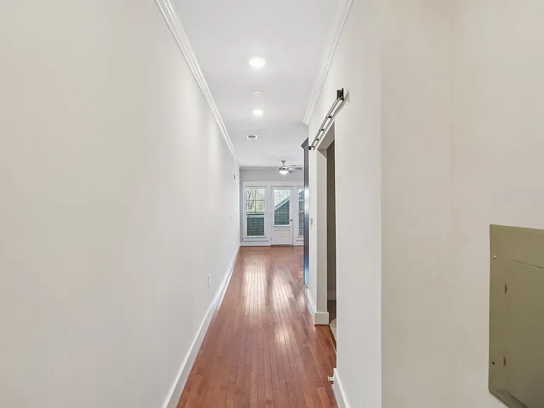 525 East Blvd — Photo 79