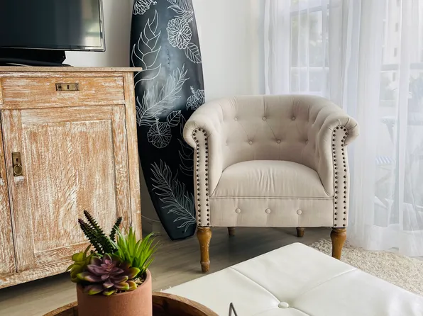 445 Kaiolu St, Honolulu, HI