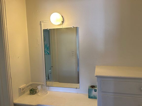 5th image of 200 S Reeves Dr APT 5