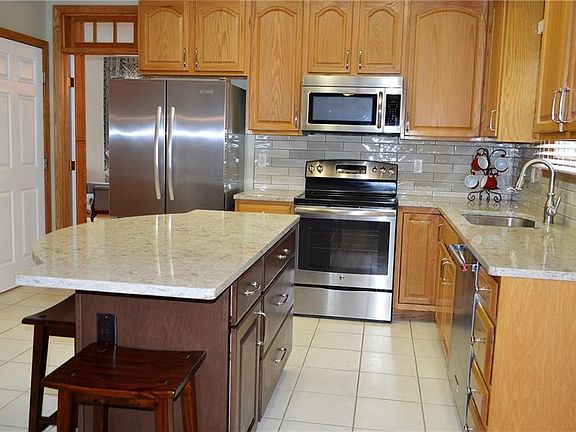 4th image of 4046 Shadybrook Dr