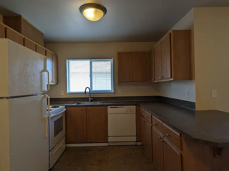 Wellesley Park Apartments — Photo 18