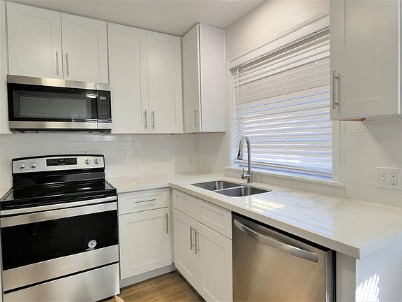 5th image of 606 Golfview Dr