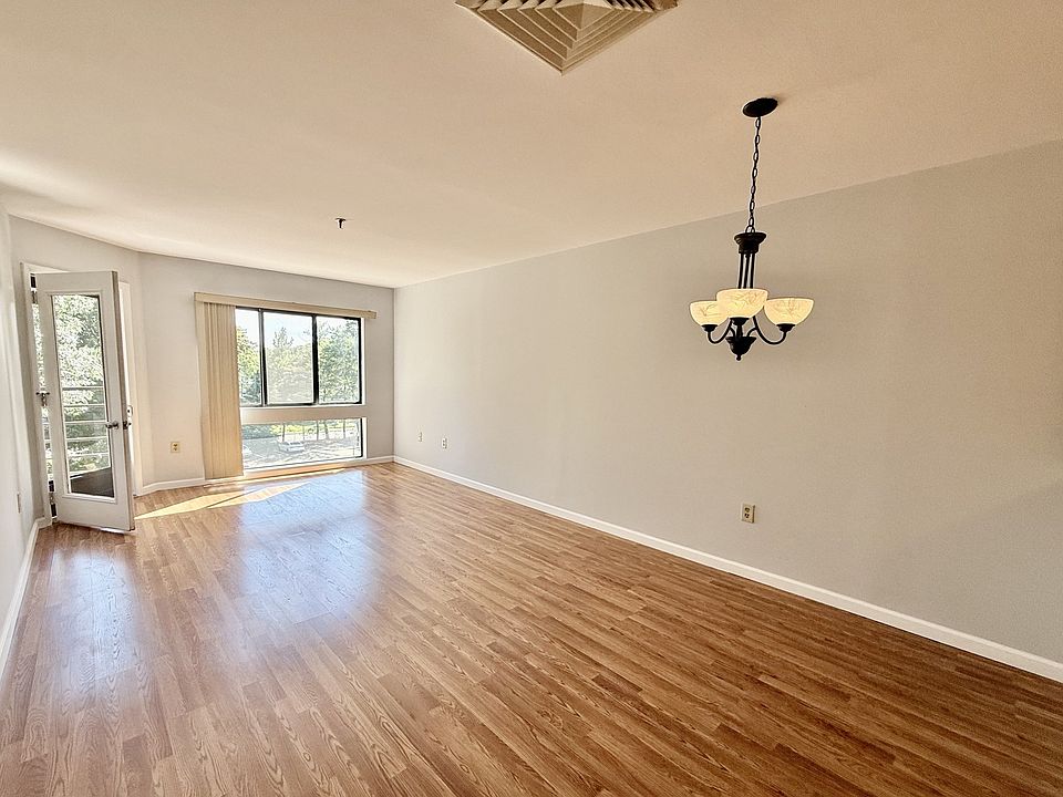 1st image of 1204 Whitney Ave APT 406