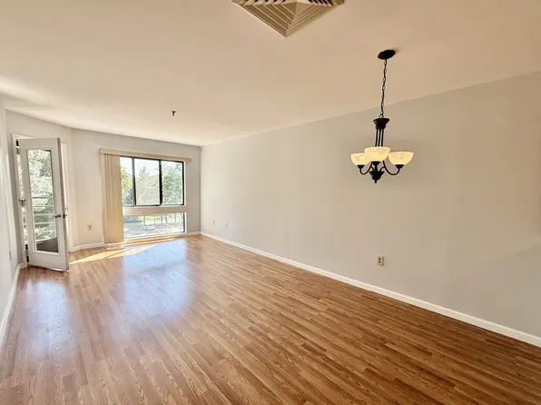 1204 Whitney Ave, Hamden, CT