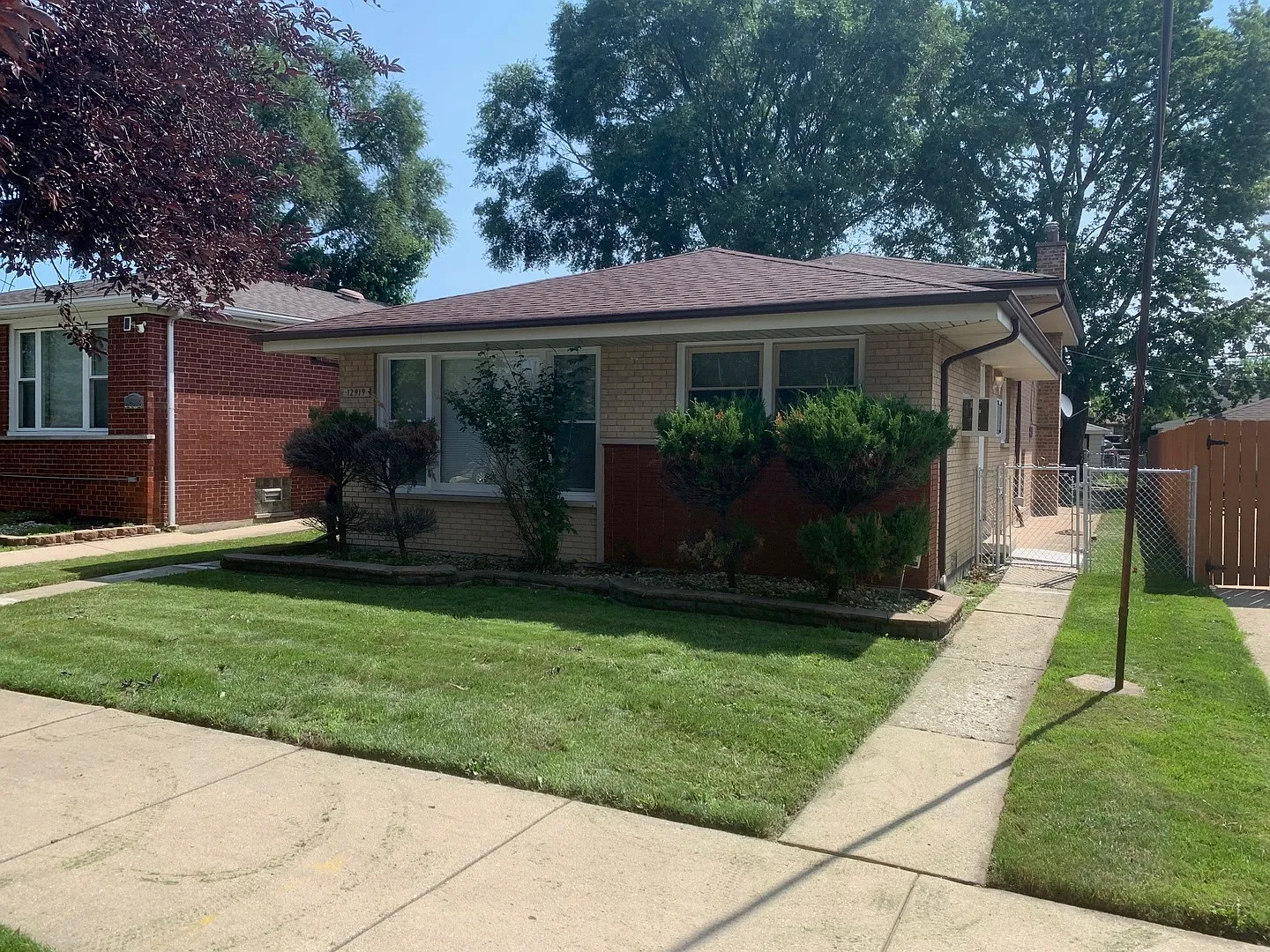 12919 S Escanaba Ave photo 1