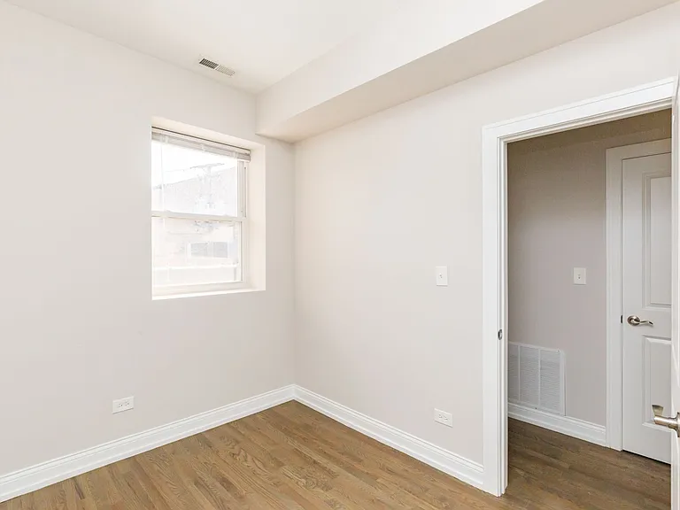 Portage Park Theater Apartments — Photo 33