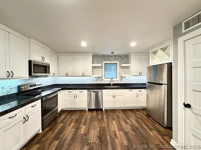 2 bed, 1.0 bath, 800 sqft, $1,195 — Photo 4
