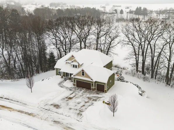 3149 Lake Meadows Cir, Traverse City, MI 49685