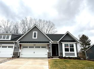 1085 Camellia Cir #32, Howell, MI