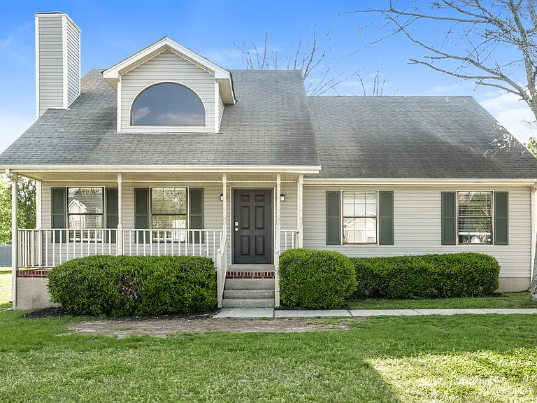 312 Pine Ridge Ln — Photo 1