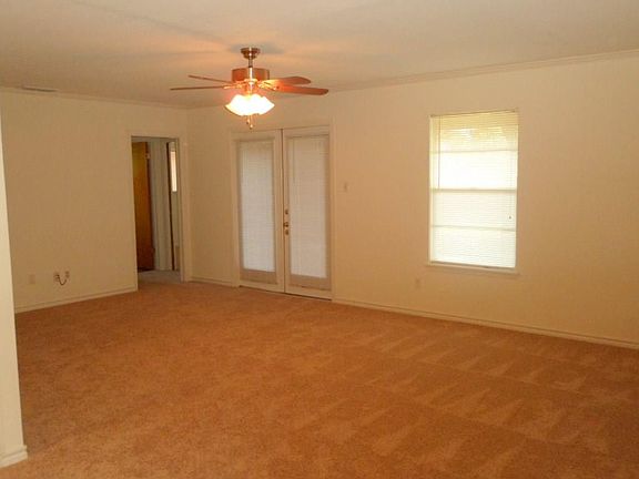 3rd image of 4013 Tripoli Dr
