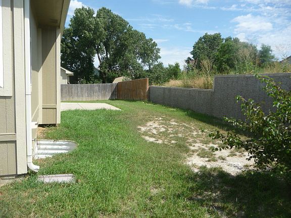 3rd image of 1041 Sandusky Dr