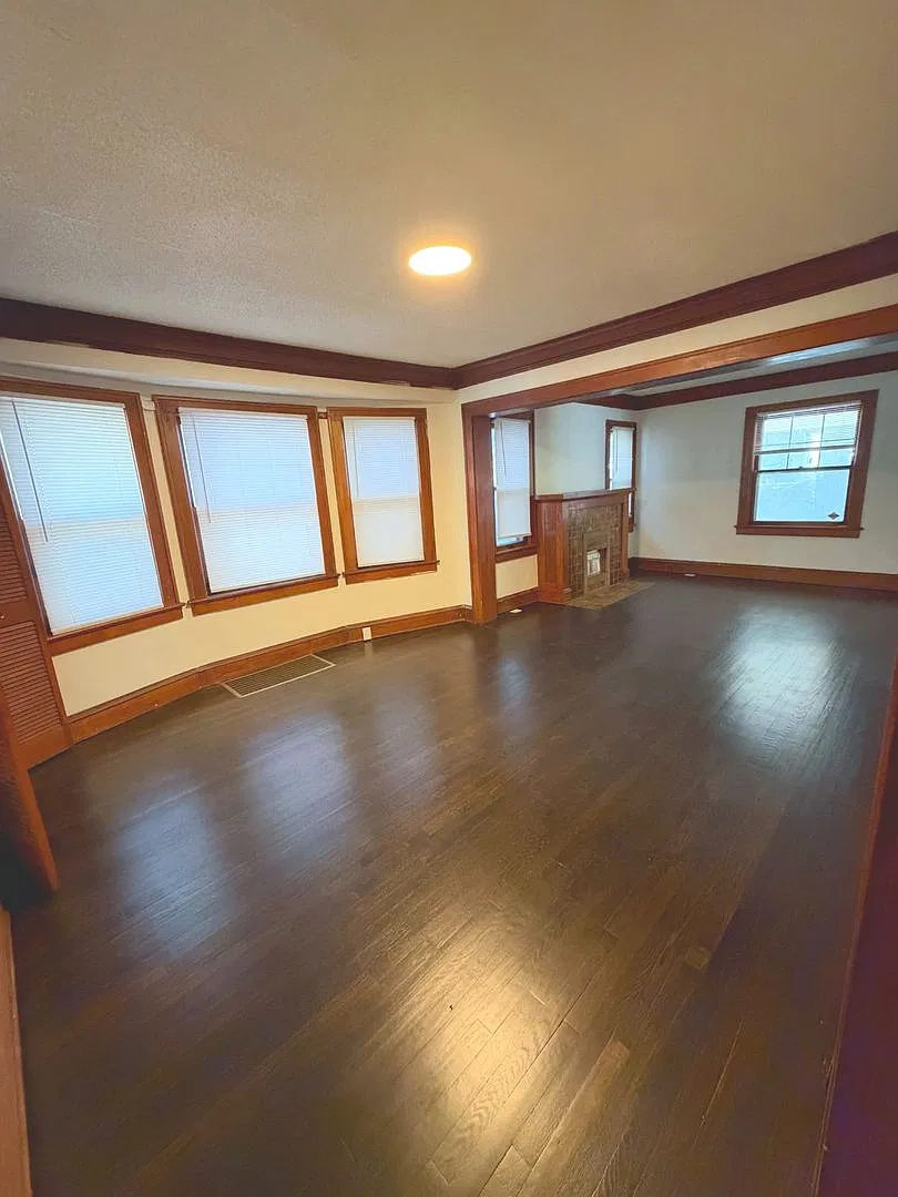 Beautifully Remodeled Home in Kansas City! — Photo 2