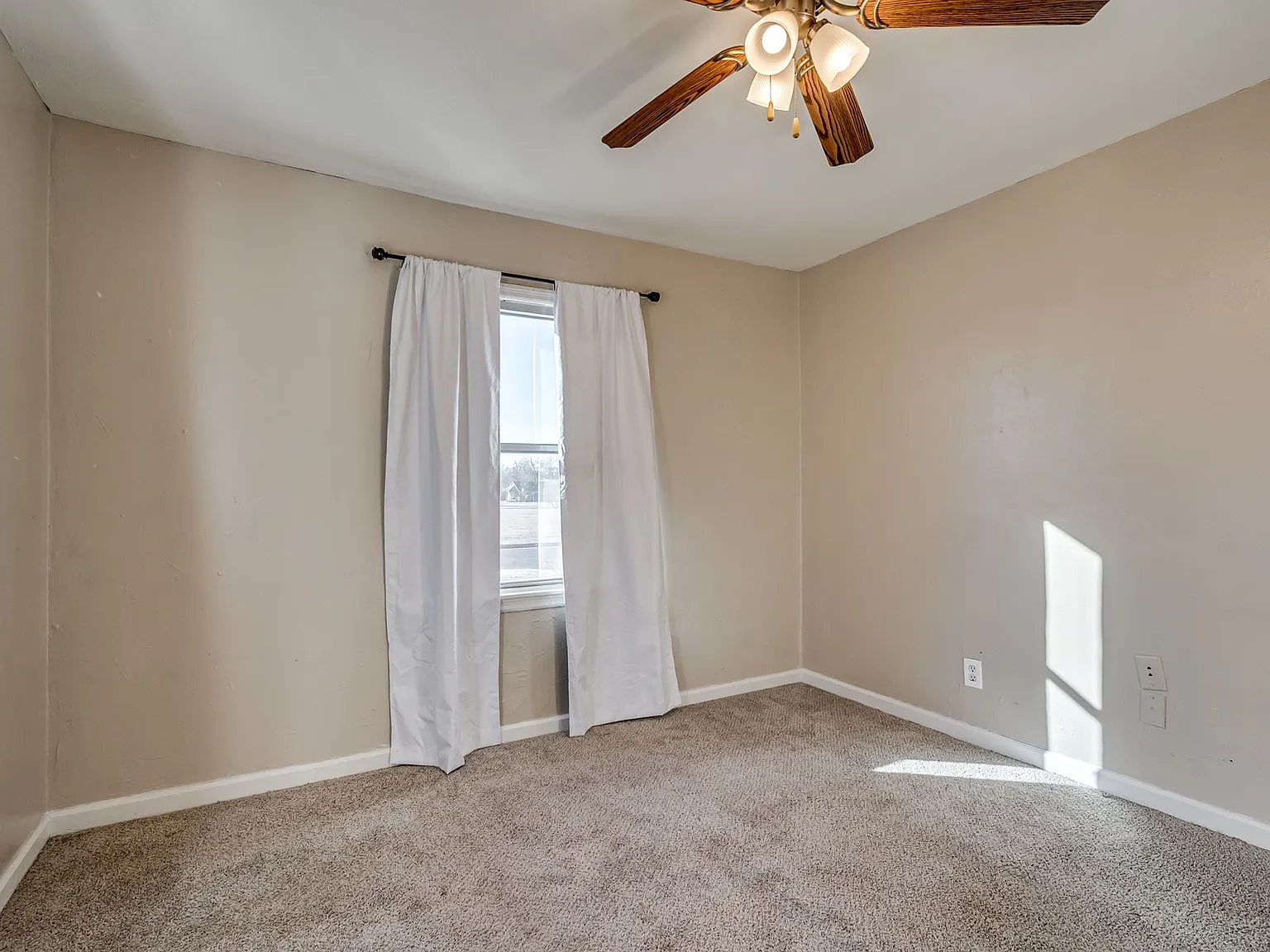 2 bed, 676 sqft, $1,200 — Photo 4