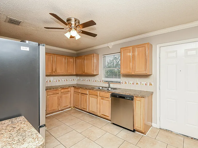 3115 Teodoro Dr — Photo 7