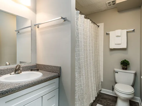 Willow Creek Apartments, 1616 Seminole Dr #1-101, Johnson City, TN 37604