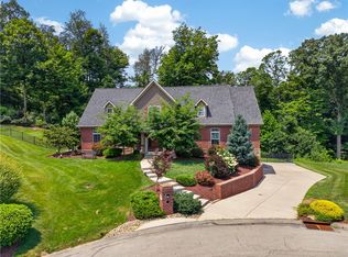 111 Whispering Heights Ln, Venetia, PA 15367
