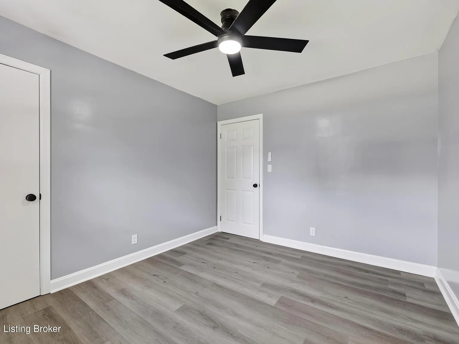3 bed, 1961 sqft, $2,100 — Photo 2