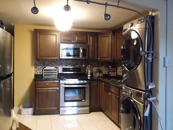 5th image of 6207 N Winthrop Ave APT 2