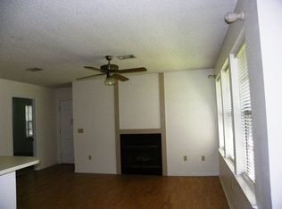 105 Carriage Dr, Lufkin, TX 75904