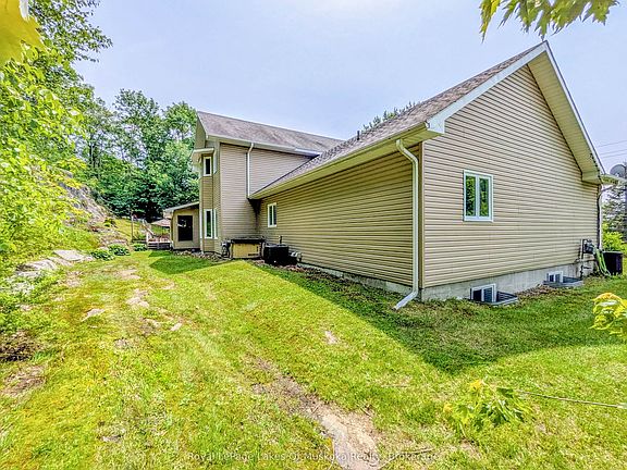 2nd image of 1441 Cedar Ln