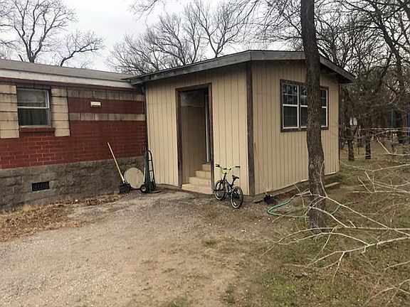 3rd image of 2541 Cypress Ln