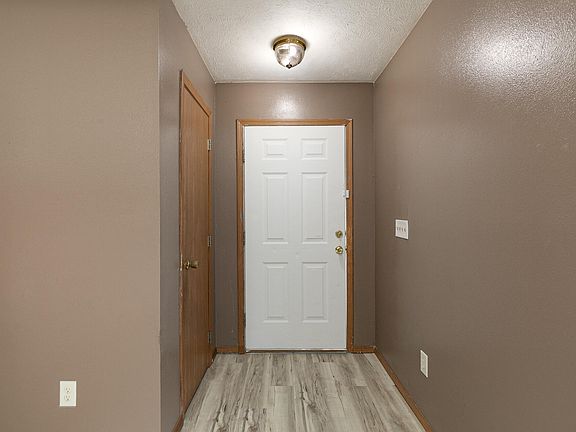 5th image of 1824 N Golden Avenue