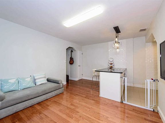 2nd image of 36-25 S 192 Unit 1ST
