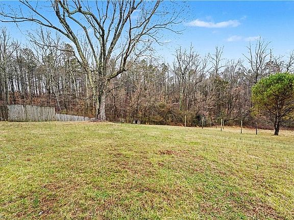 3rd image of 306 Plemmons Rd