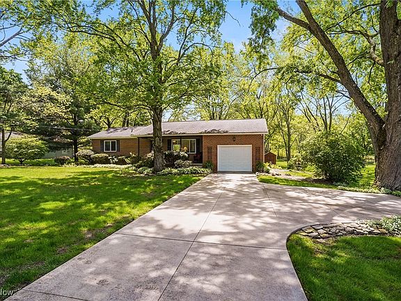 2nd image of 3324 Klages Blvd