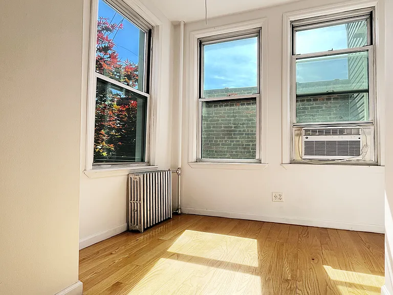 44 Richardson St #2B — Photo 3