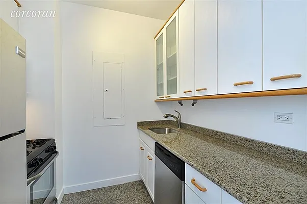 Rented by Corcoran | media 23