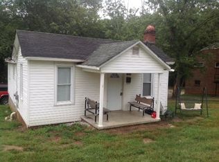 1490 17th Ave NE, Hickory, NC 28601