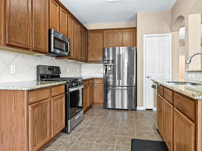 8618 E Highlands Xing — Photo 11