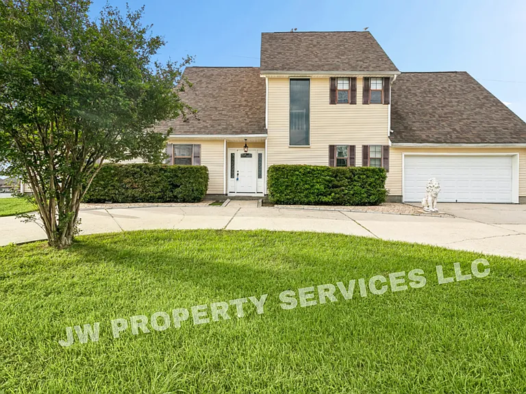 277 Moonraker Dr — Photo 1
