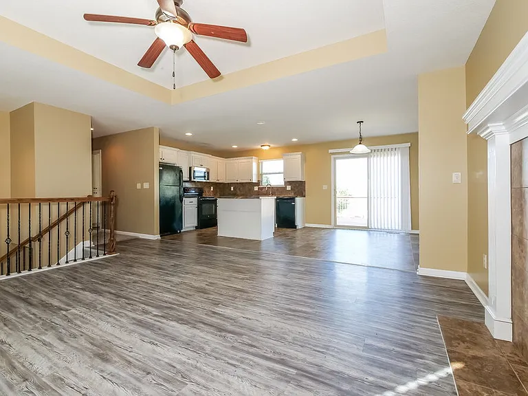 704 Fall Creek Cir — Photo 7