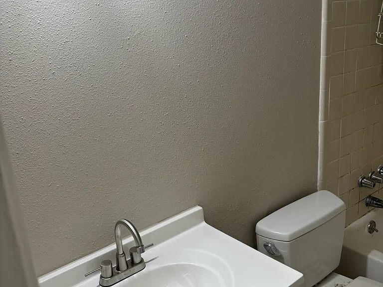 2733 Hidden Lake Blvd #B — Photo 9