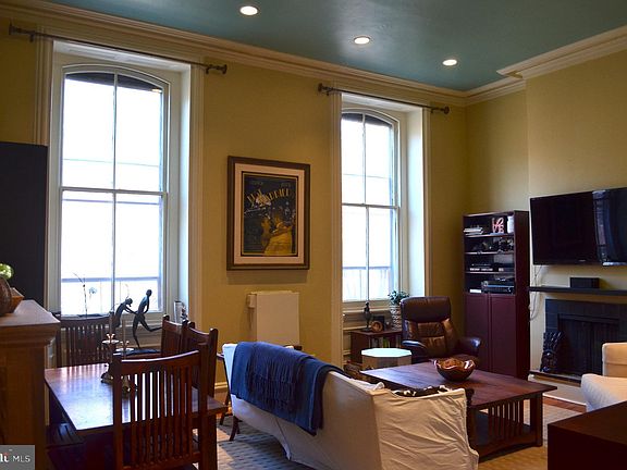 3rd image of 1008 Spruce St #1020C-2F
