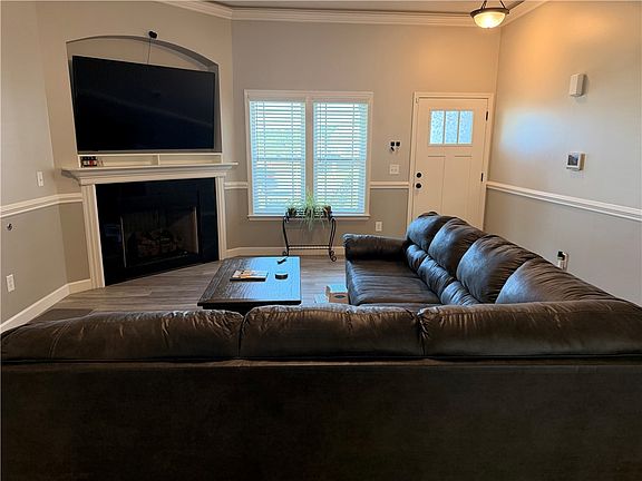2nd image of 166 Pheasant Ridge Dr