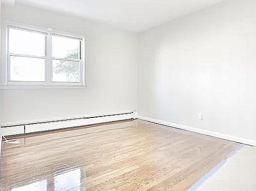 4th image of 25-11 32nd St #1