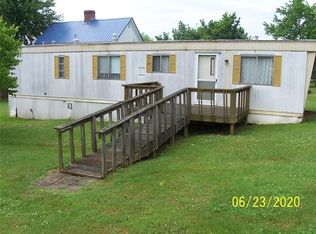 11 Stadium Rd, Millsboro, PA 15322