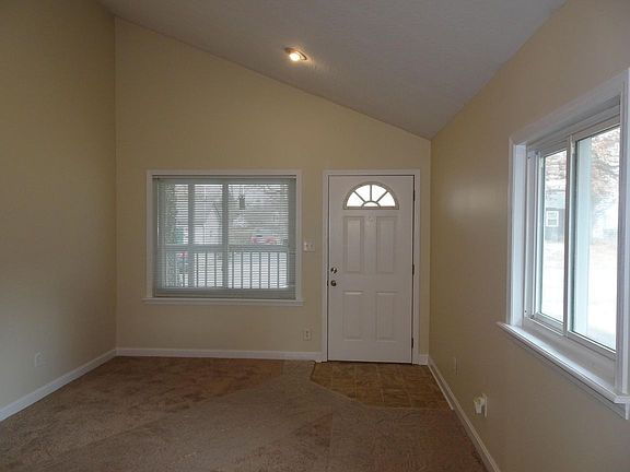5th image of 607 E Lincoln Ave