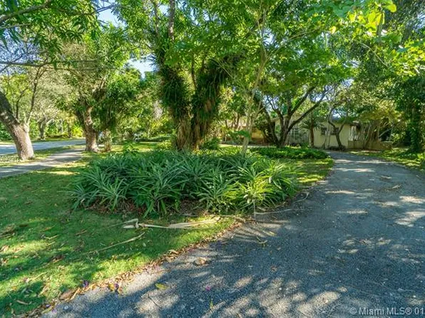 6430 Chapman Field Dr, Pinecrest, FL 33156