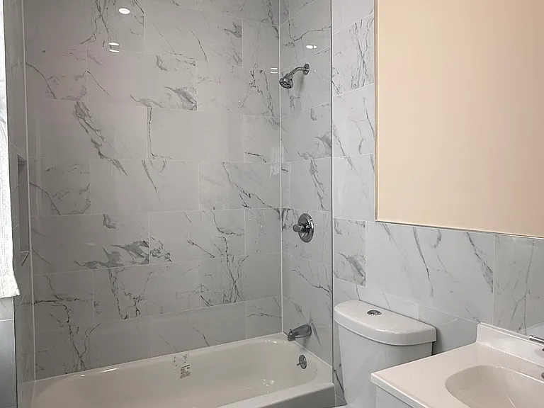 262 Lloyd St #1 — Photo 8