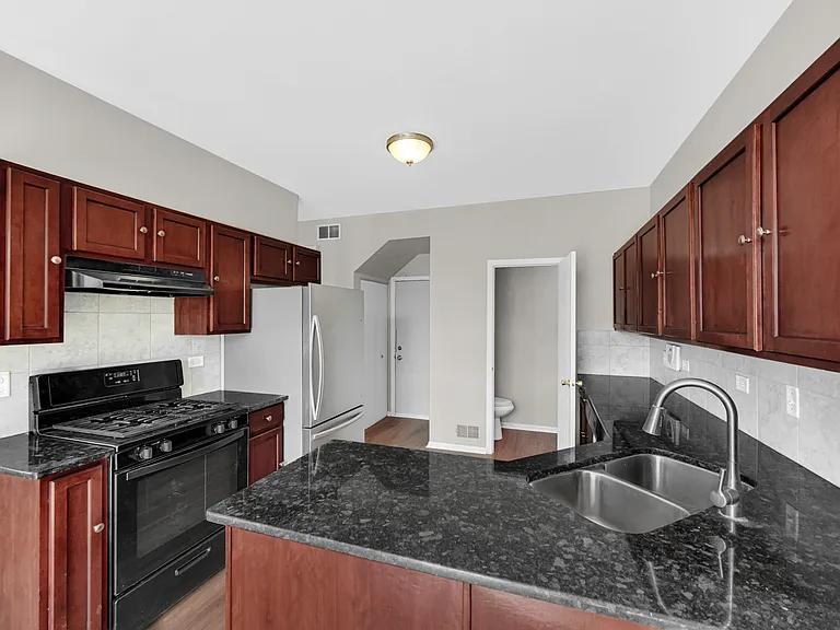 5005 Corning Ct — Photo 10