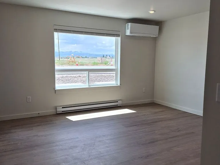 172 Brewers Blvd — Photo 12
