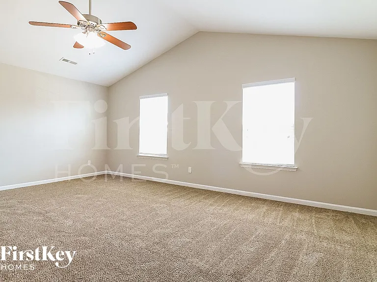 6618 Glenville Dr — Photo 7
