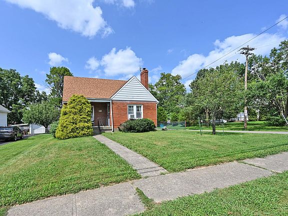 3rd image of 3744 Lansdowne Ave