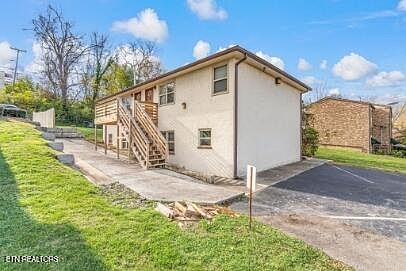 2nd image of 2751 Jersey Ave
