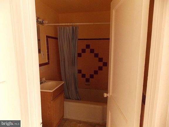 3rd image of 7440 Thouron Ave